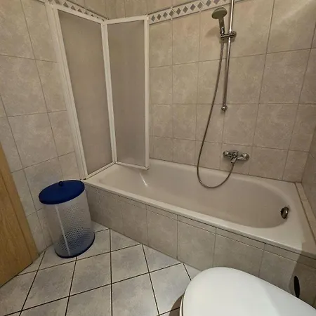 Pferdekoppel-im-haus-zwischen-den-wassern *